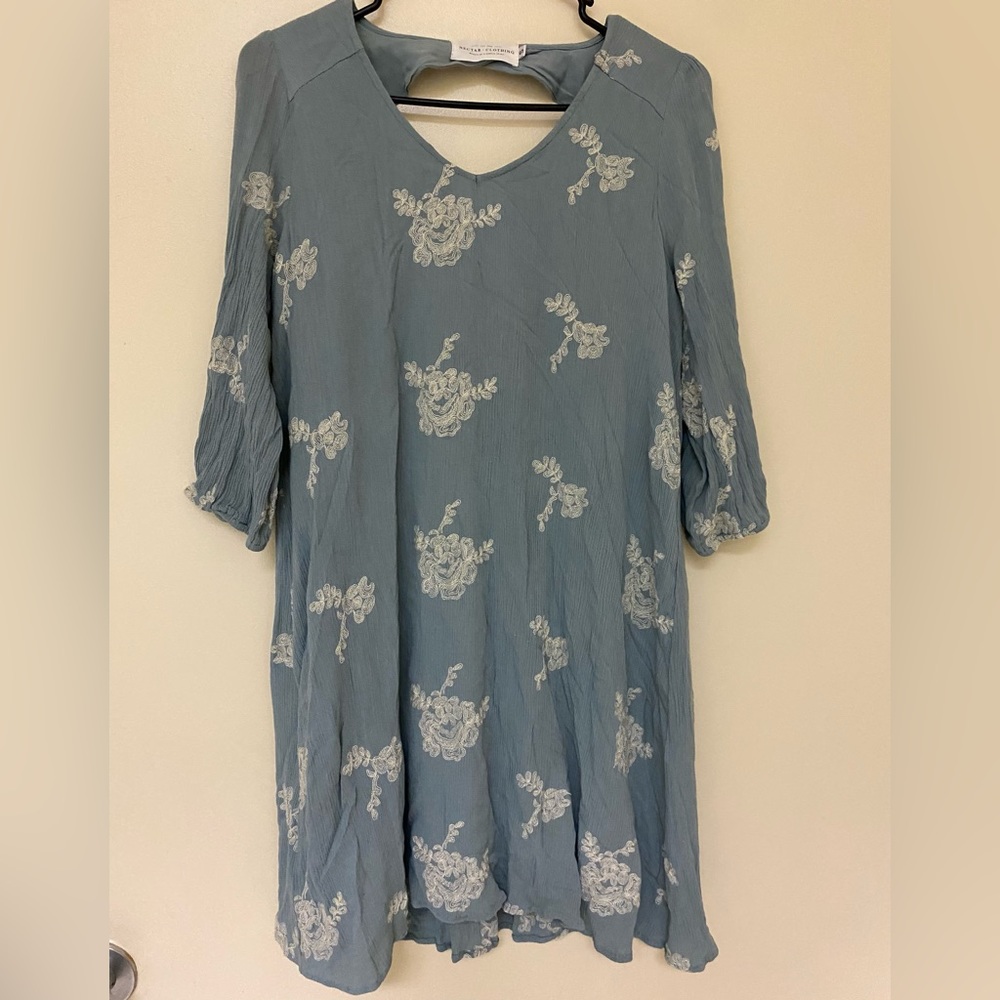 Nectar Clothing Dress Cut Out Back Small Dusty Blue Crepe White Embroidery